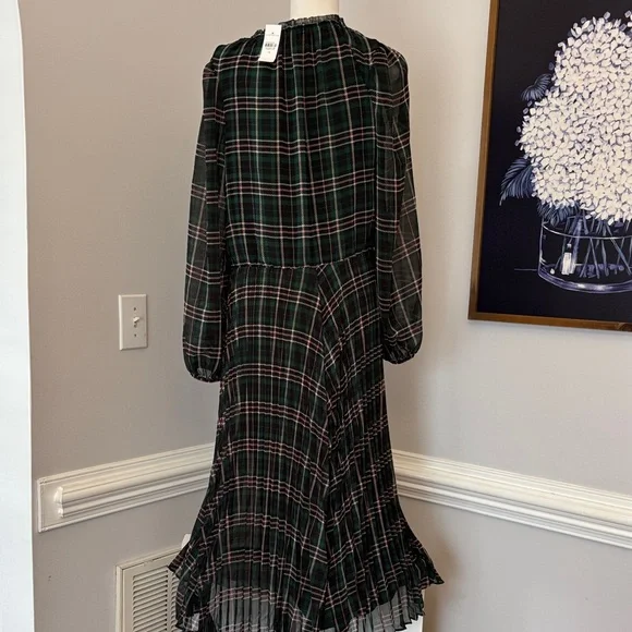 Ann Taylor Plaid Green Pleated Dress size 10 NWT - Picture 6 of 7